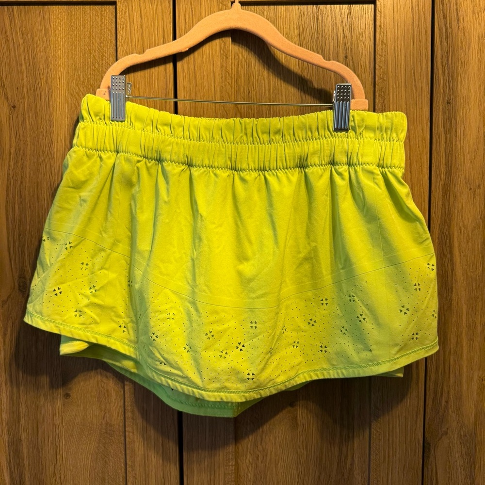 Lululemon Laser Cut Breeze By Skirt Size 8 Zippy Green